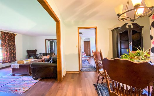 Beautifully Maintained Loudonville Colonial!