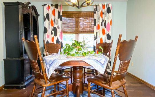 Beautifully Maintained Loudonville Colonial!