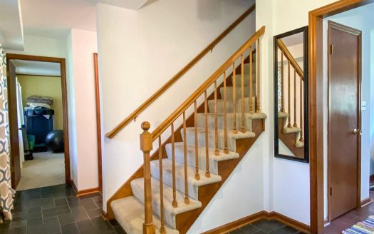 Beautifully Maintained Loudonville Colonial!